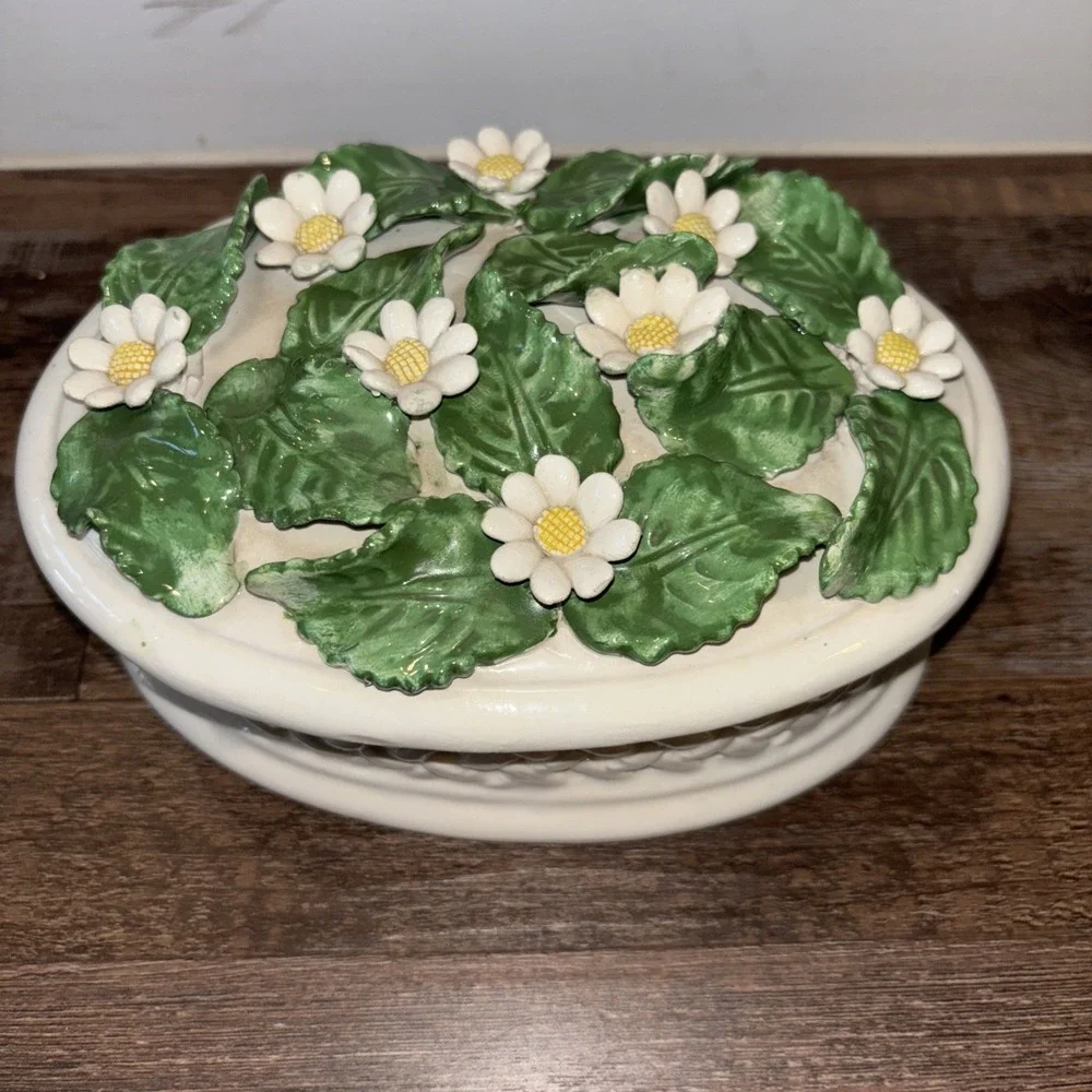 Daisy & Green Grass Lidded Trinket/ Jewelry Box ITALY